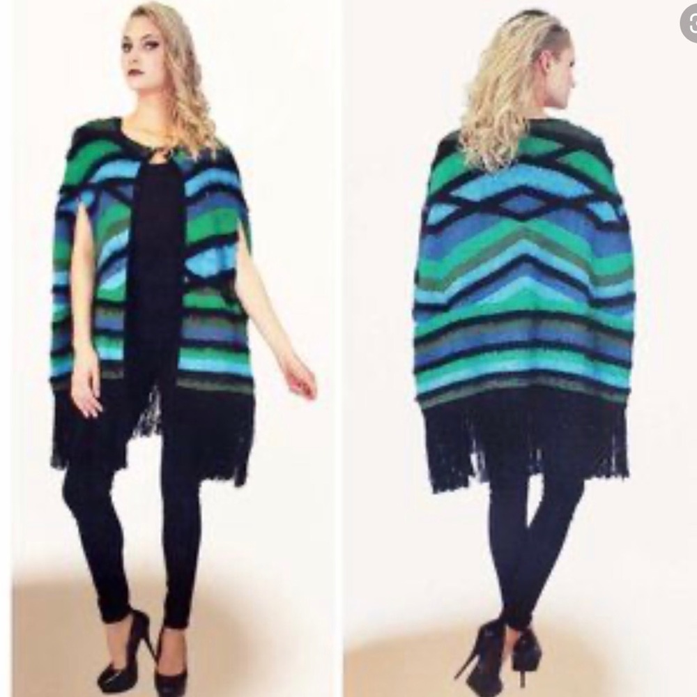 NWT Vertigo Paris Southwestern Fringe Cape (SWD)